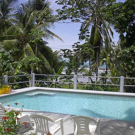 دومينيكال Coconut Grove Oceanfront Cottages المظهر الخارجي الصورة