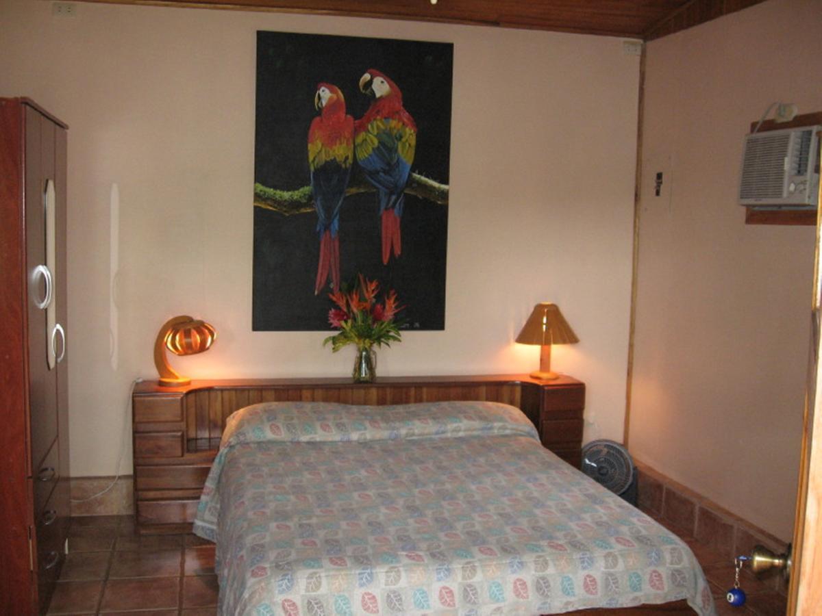 دومينيكال Coconut Grove Oceanfront Cottages المظهر الخارجي الصورة