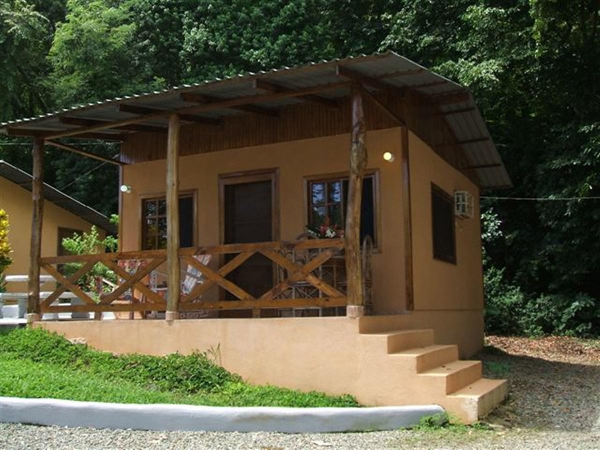 دومينيكال Coconut Grove Oceanfront Cottages المظهر الخارجي الصورة