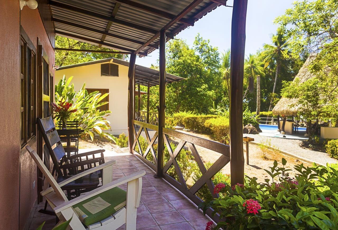 دومينيكال Coconut Grove Oceanfront Cottages المظهر الخارجي الصورة