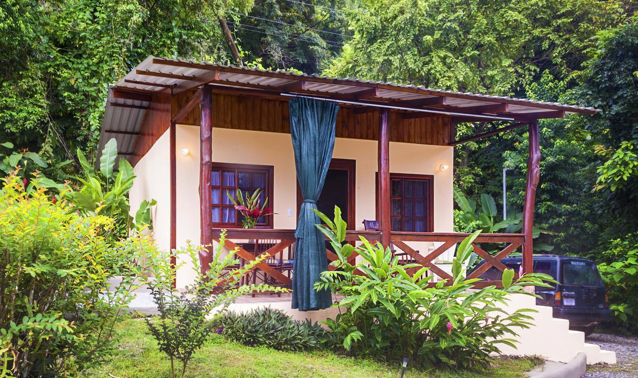 دومينيكال Coconut Grove Oceanfront Cottages المظهر الخارجي الصورة