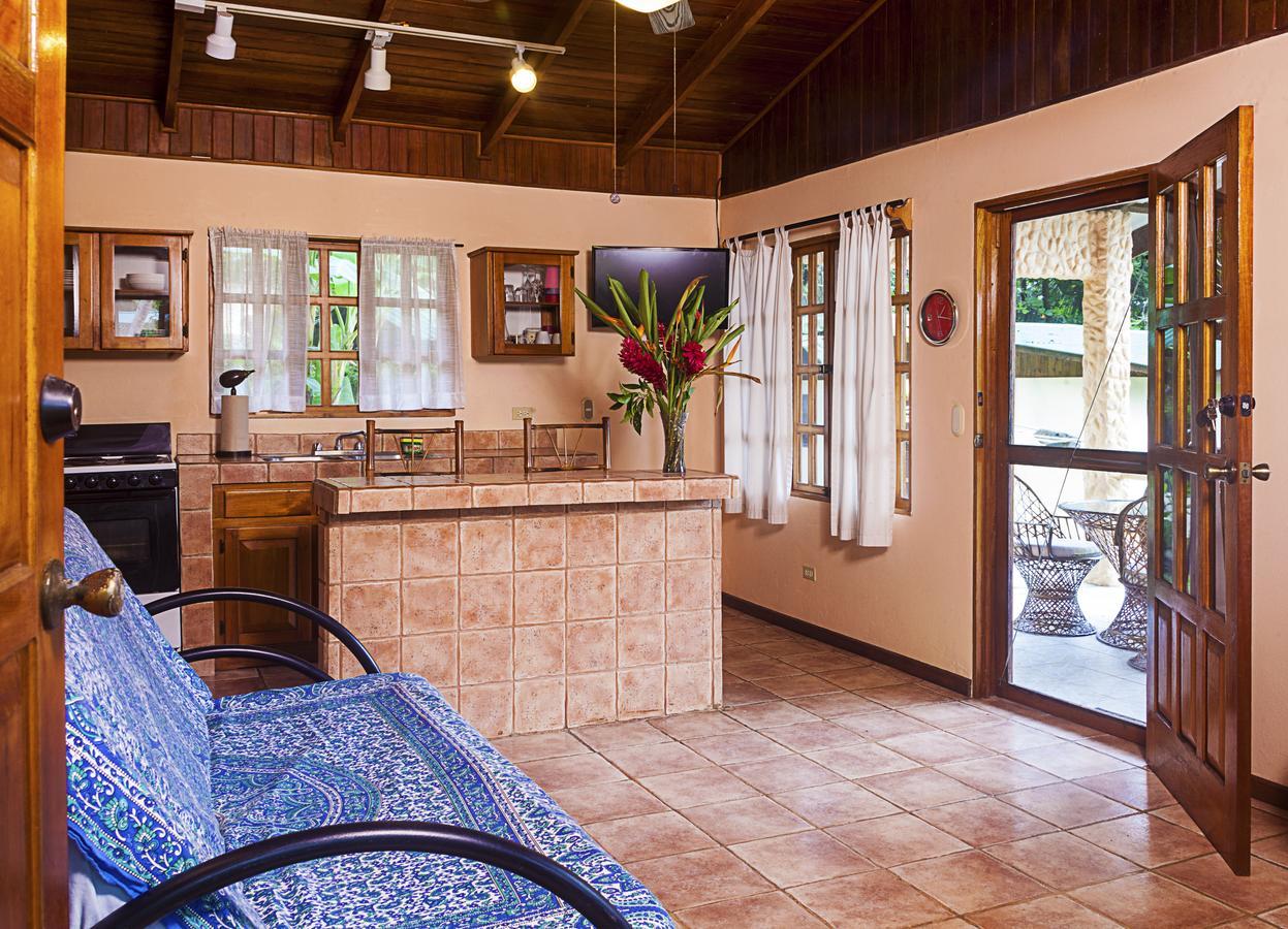 دومينيكال Coconut Grove Oceanfront Cottages المظهر الخارجي الصورة